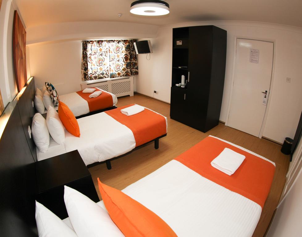 Heathrow Hotel 2*