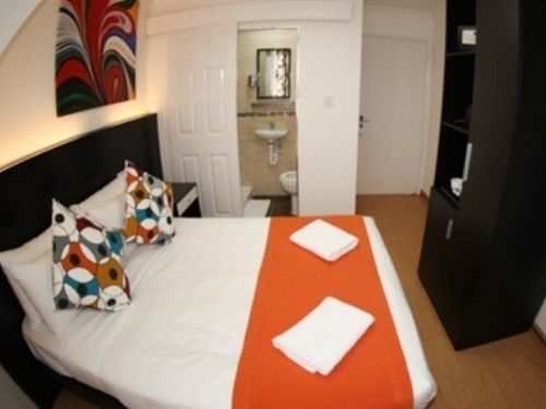 Heathrow Hotel 2*